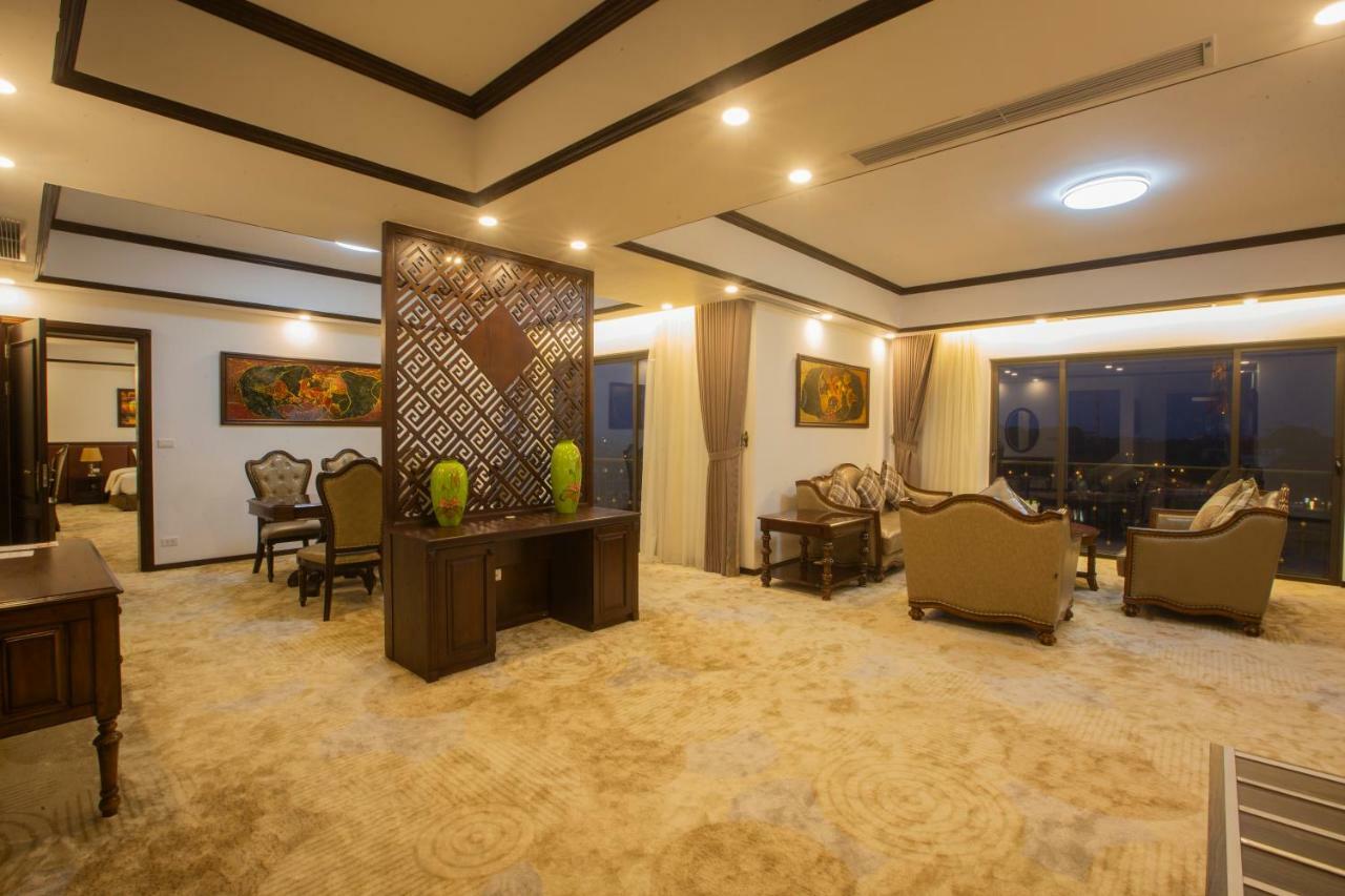 เวสต์เลก โฮเต็ล แอนด์ รีสอร์ต วิง ฟุก Hotel Vinh Yen ภายนอก รูปภาพ