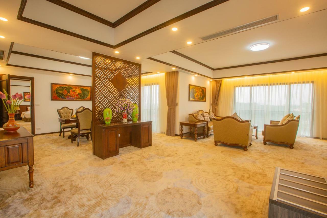 เวสต์เลก โฮเต็ล แอนด์ รีสอร์ต วิง ฟุก Hotel Vinh Yen ภายนอก รูปภาพ