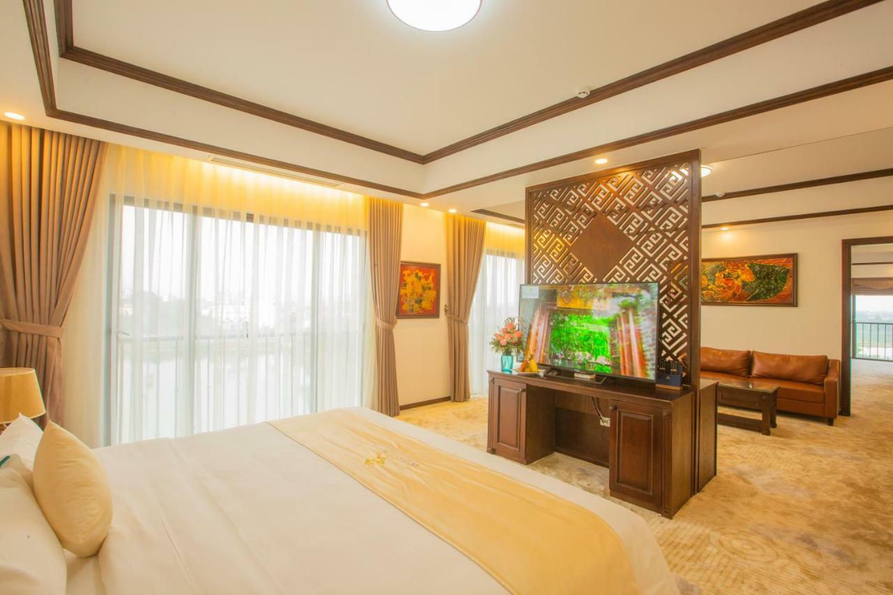 เวสต์เลก โฮเต็ล แอนด์ รีสอร์ต วิง ฟุก Hotel Vinh Yen ภายนอก รูปภาพ