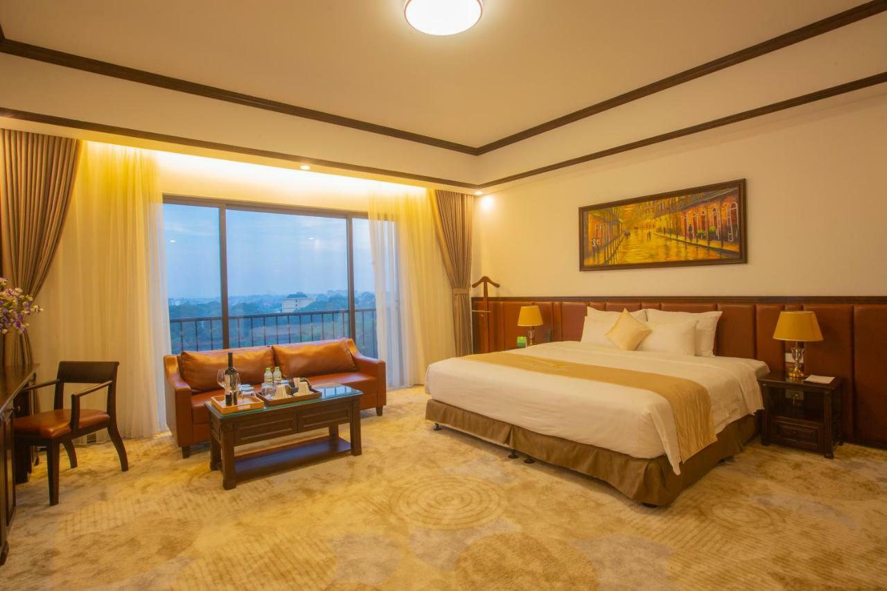 เวสต์เลก โฮเต็ล แอนด์ รีสอร์ต วิง ฟุก Hotel Vinh Yen ภายนอก รูปภาพ