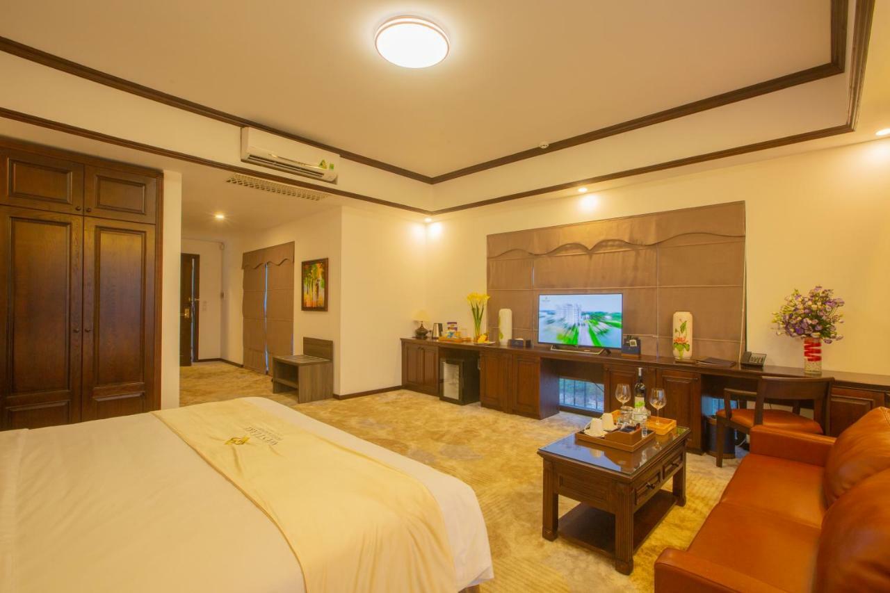 เวสต์เลก โฮเต็ล แอนด์ รีสอร์ต วิง ฟุก Hotel Vinh Yen ภายนอก รูปภาพ