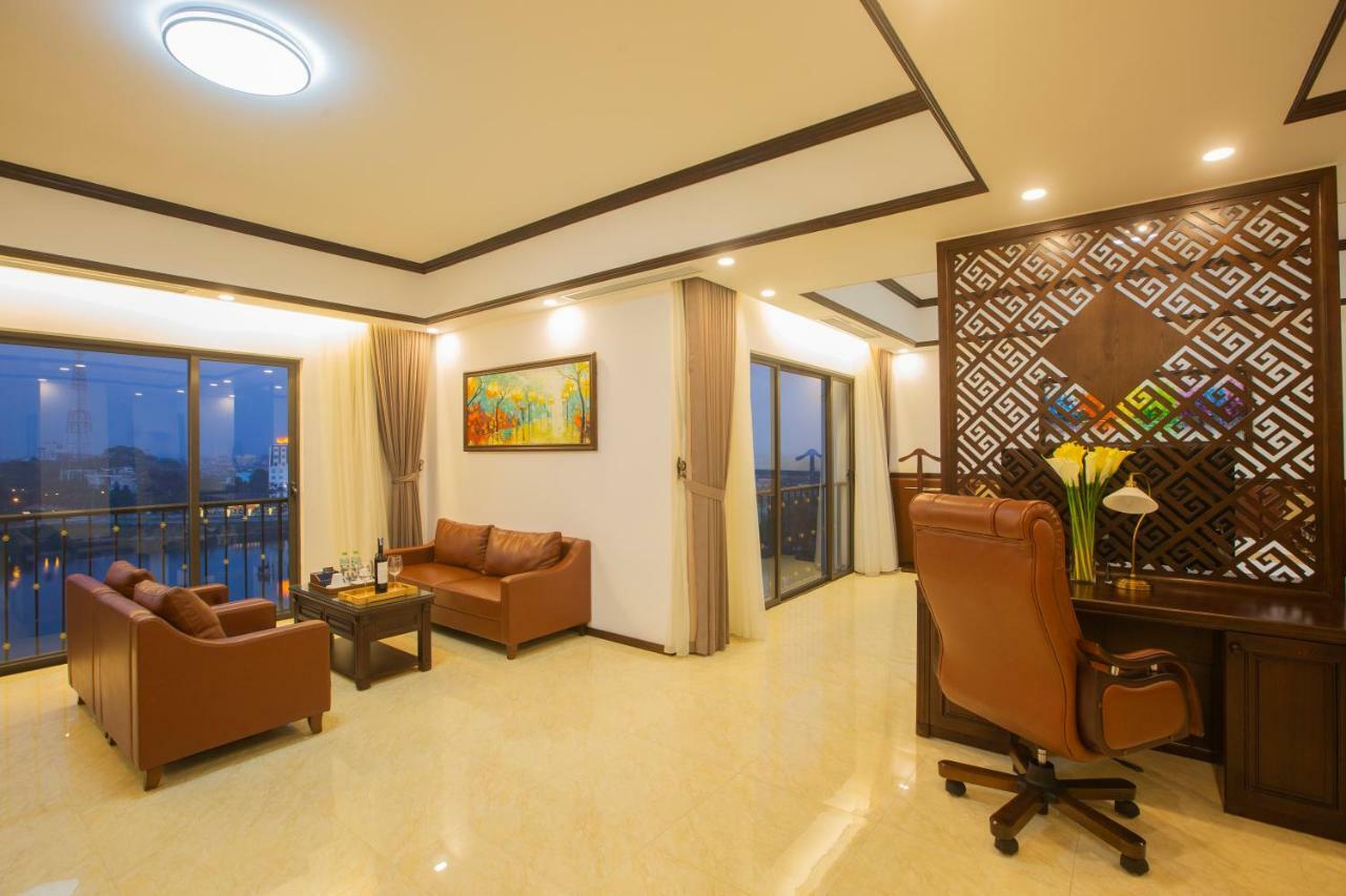 เวสต์เลก โฮเต็ล แอนด์ รีสอร์ต วิง ฟุก Hotel Vinh Yen ภายนอก รูปภาพ