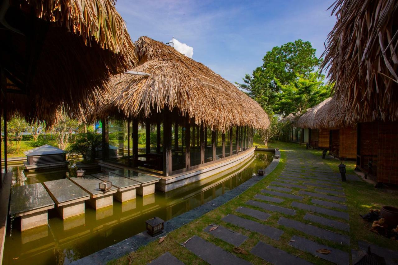 เวสต์เลก โฮเต็ล แอนด์ รีสอร์ต วิง ฟุก Hotel Vinh Yen ภายนอก รูปภาพ