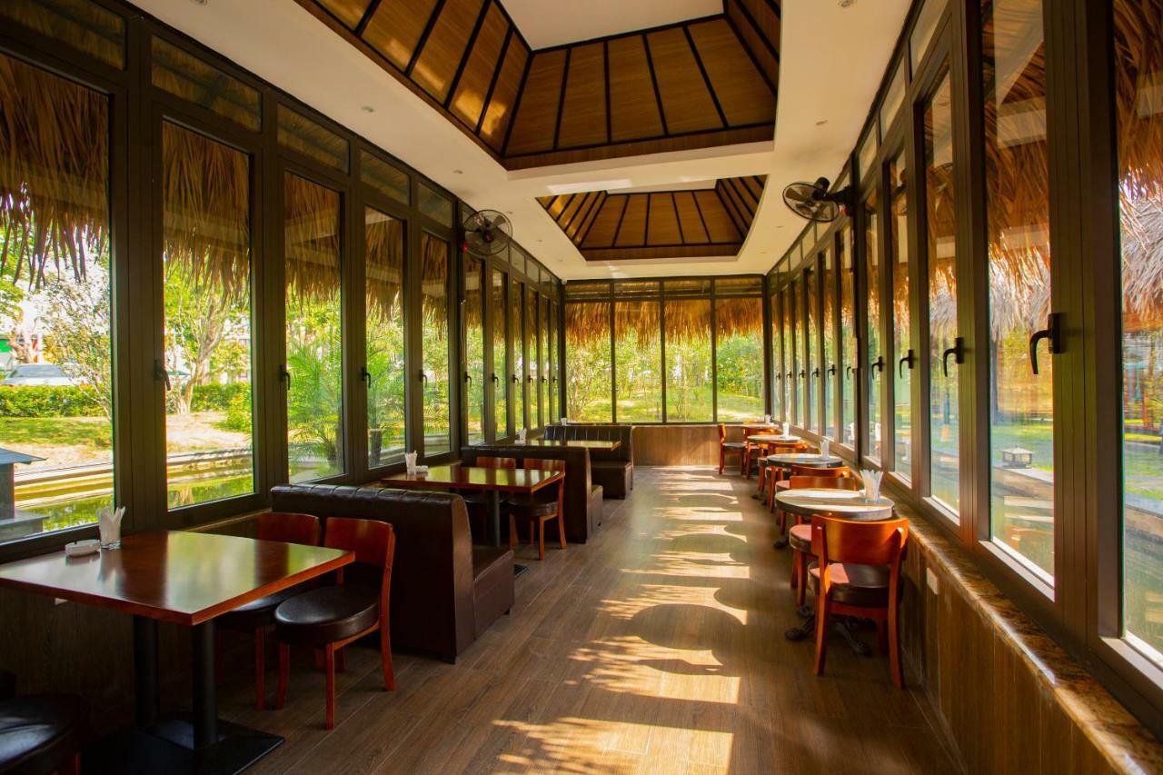 เวสต์เลก โฮเต็ล แอนด์ รีสอร์ต วิง ฟุก Hotel Vinh Yen ภายนอก รูปภาพ