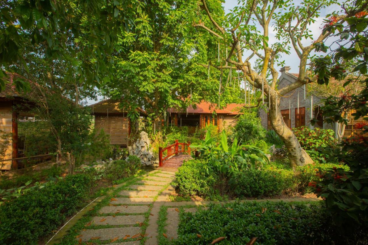 เวสต์เลก โฮเต็ล แอนด์ รีสอร์ต วิง ฟุก Hotel Vinh Yen ภายนอก รูปภาพ